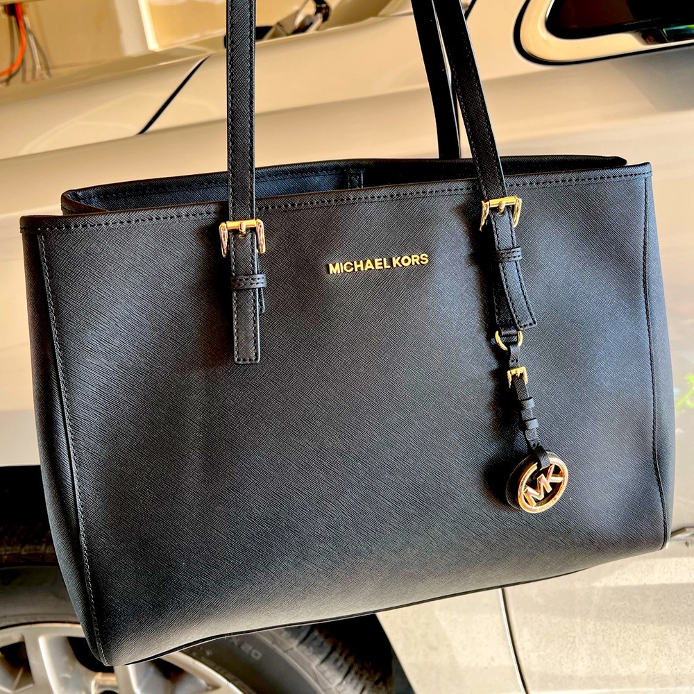 New medium MK purse